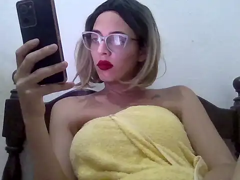 Xoeni online show from May 9, 4:31 am