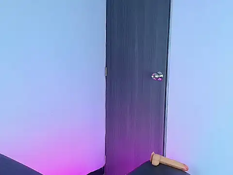 Sophia Colinns online show from July 25, 10:51 pm