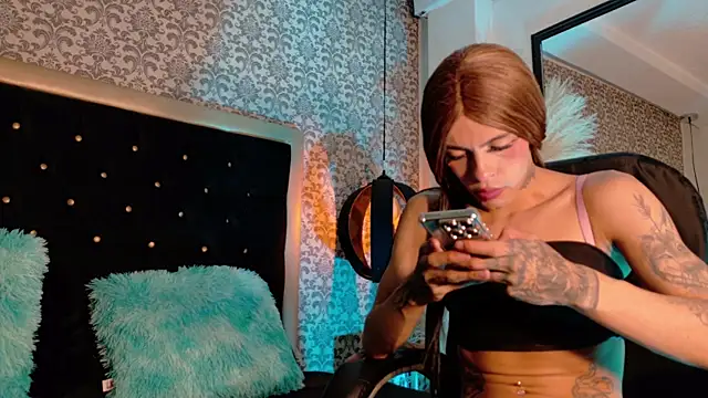 KarolFoxxi   online show from June 5, 9:10 pm