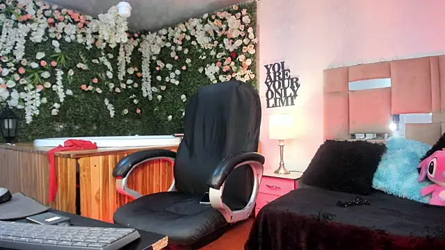 KarolFoxxi   online show from July 10, 8:57 pm