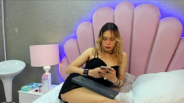 HannaTayllor online show from June 30, 10:26 am
