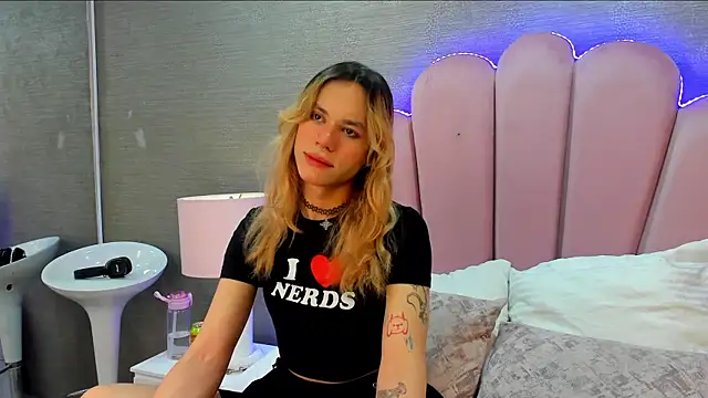HannaTayllor online show from July 3, 3:56 am