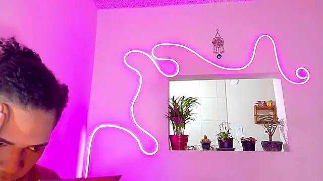 violeta E  online show from August 4, 5:02 am