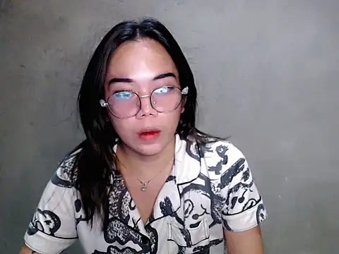 Urbabydollxxx online show from June 24, 6:28 pm