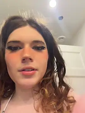 cutypiefull online show from June 8, 2:34 am