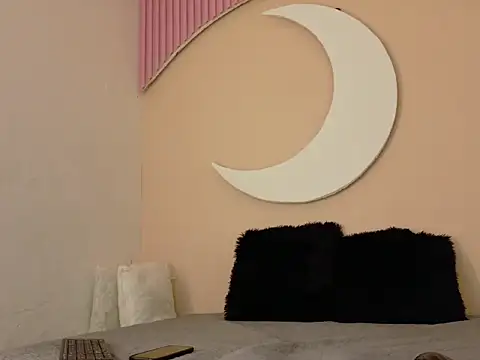 SamanthaLaurent online show from June 4, 7:39 pm