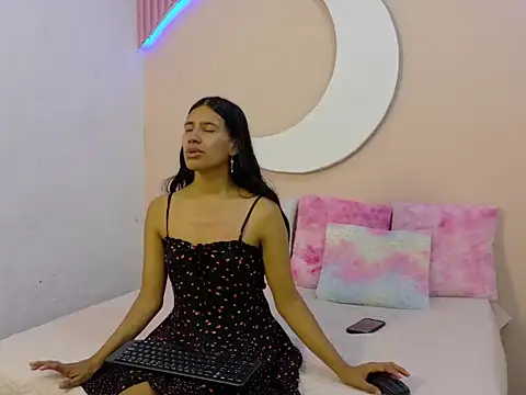 SamanthaLaurent online show from July 6, 7:49 pm