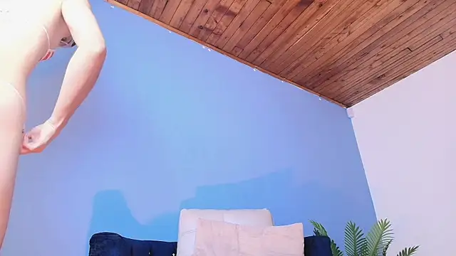 sally hot18 online show from July 31, 12:38 pm