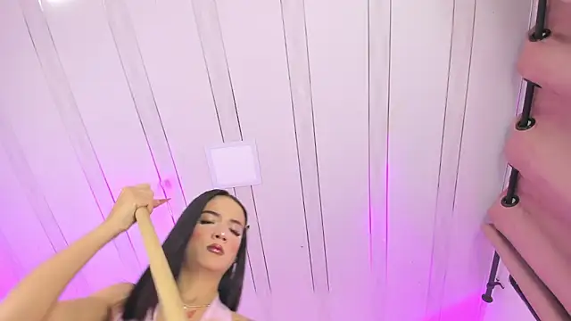 sophie Laurent online show from June 11, 12:14 pm