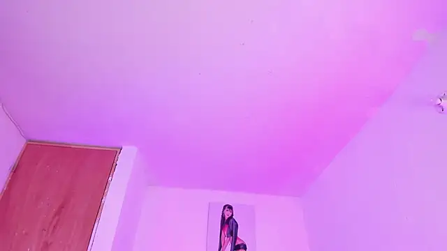 sophie Laurent online show from August 2, 5:19 am
