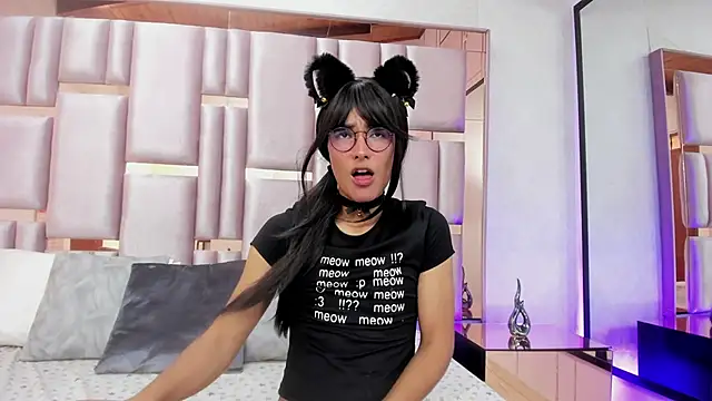 MiaBuny online show from June 1, 6:20 pm