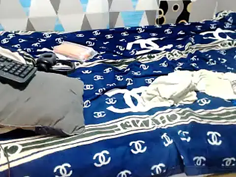 Trish CurveCock online show from June 5, 6:52 am