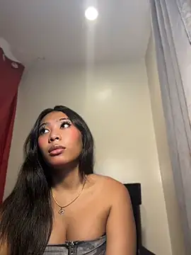 hugecock tamira online show from June 30, 10:37 am