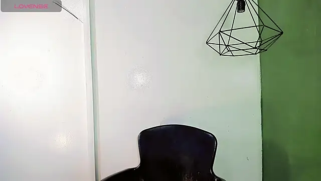 SophiaWild  online show from July 30, 11:20 am