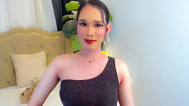 LexiLoreOnTop online show from June 21, 4:43 pm