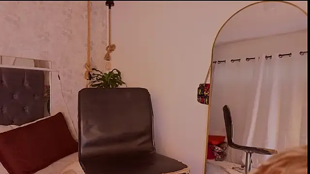 chloe bronze online show from July 1, 7:47 pm