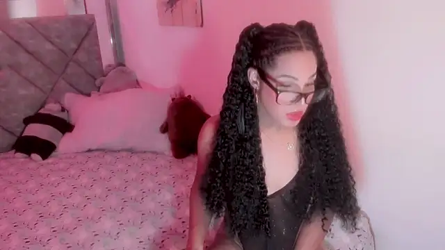 isabellaho1318 online show from June 17, 6:25 am