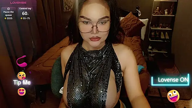 queengoddess07 online show from July 9, 7:51 pm