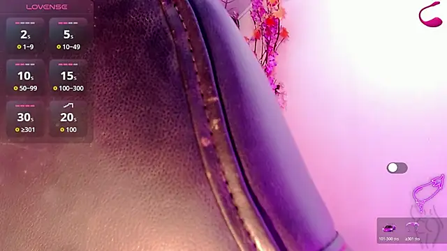 Honey Balenciaga online show from June 11, 7:12 pm