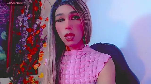 Honey Balenciaga online show from June 21, 3:31 am