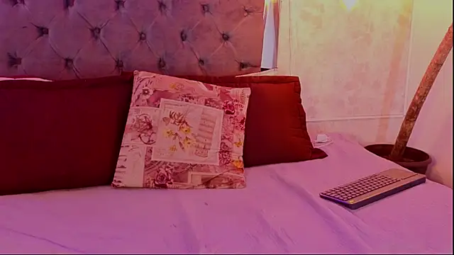 kathira londres online show from July 25, 2:37 pm