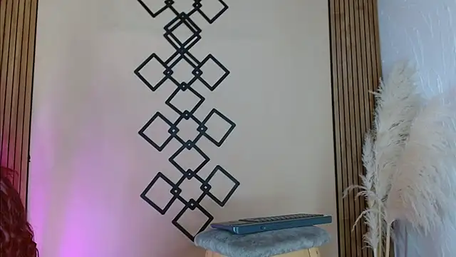 Valensmile online show from August 3, 7:42 pm