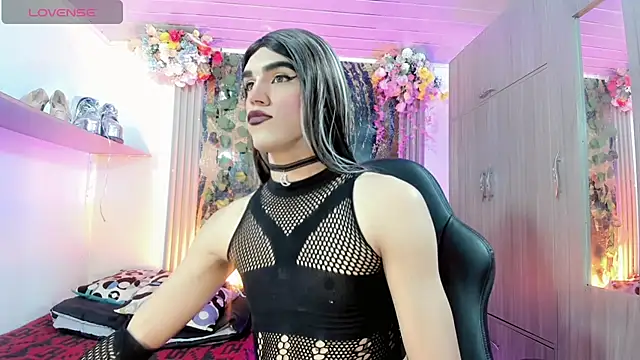lisa armas online show from July 15, 3:22 am