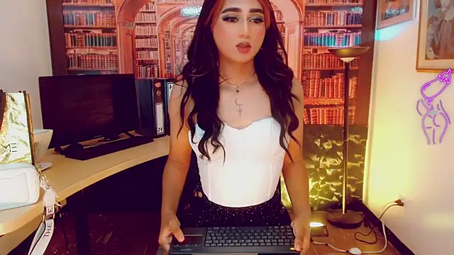 Kimberly Lopez online show from June 12, 3:27 am