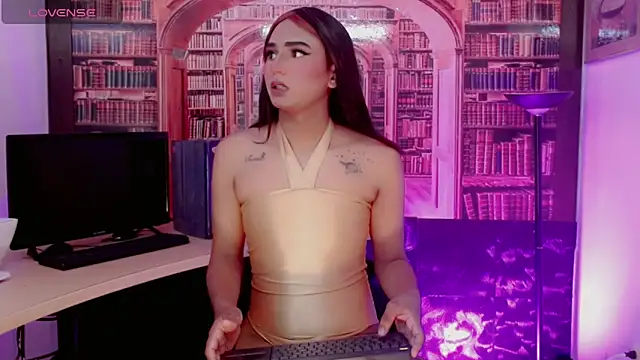 Kimberly Lopez online show from June 18, 3:40 am