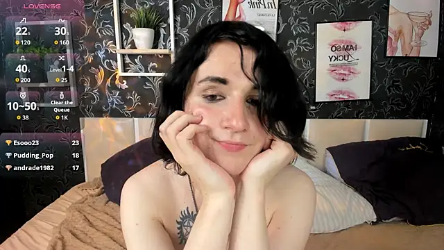 MickeQuinee online show from June 27, 11:37 am