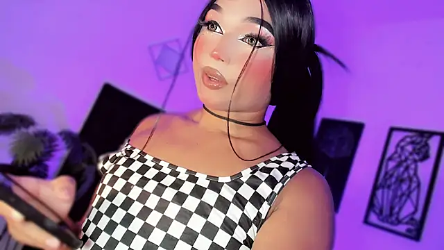 misstreslatin online show from July 7, 6:12 pm