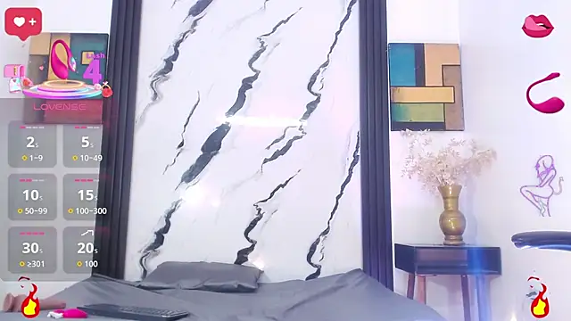 Astrid Cardenas online show from July 4, 4:07 am