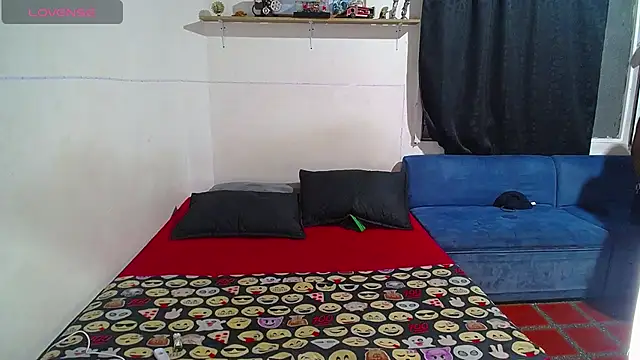 karyblushhh online show from July 17, 7:36 am