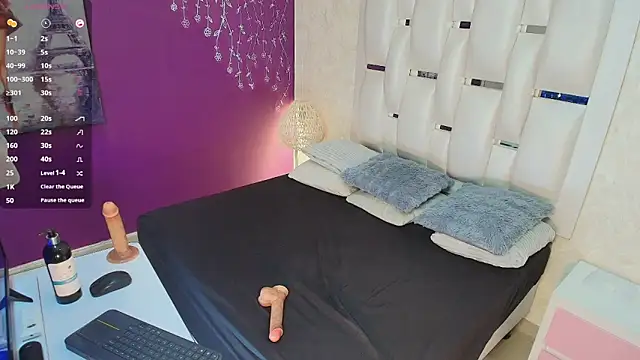 moon ivy  online show from July 26, 2:02 pm