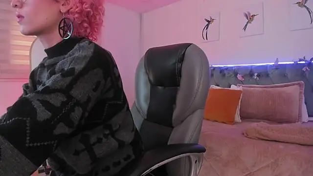 Sexy  Pearl online show from July 3, 7:19 pm