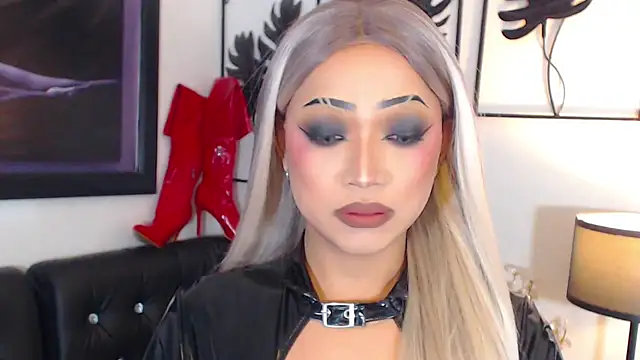 QueenOfHypnisist online show from July 17, 6:25 pm