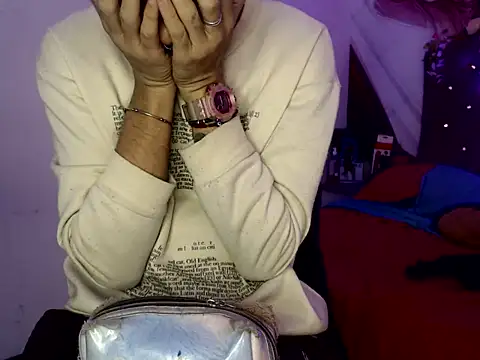 Audrey Parkers online show from July 2, 12:54 pm
