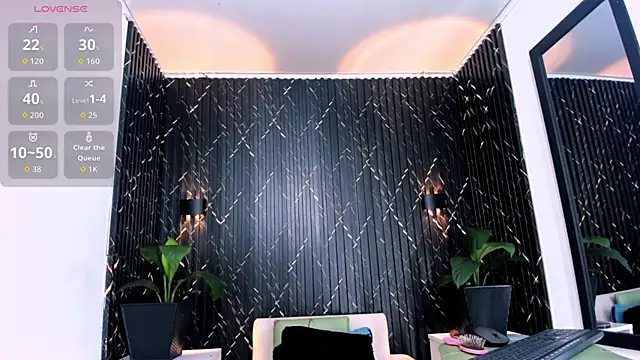 StefanyVillarreal  online show from July 6, 8:33 pm