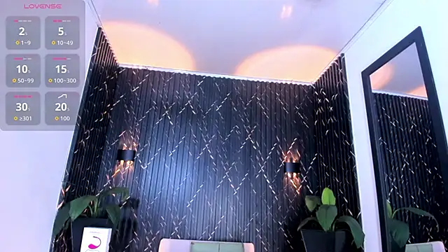 StefanyVillarreal  online show from July 8, 8:23 pm