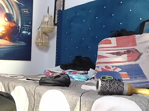 Hotchantal1 online show from July 3, 4:57 pm