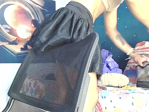 Hotchantal1 online show from July 13, 1:46 pm