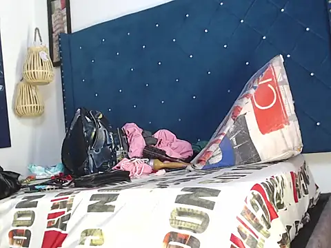 Hotchantal1 online show from July 19, 2:32 pm