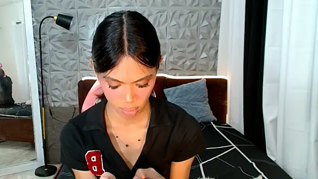 Velvet Aurora online show from August 2, 1:00 pm