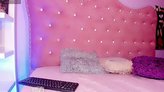 CARLY-FOX online show from July 28, 8:52 pm