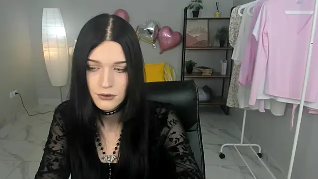 Emily  Wood online show from July 24, 9:41 am