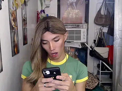 urasianfairyxx online show from July 23, 1:43 am