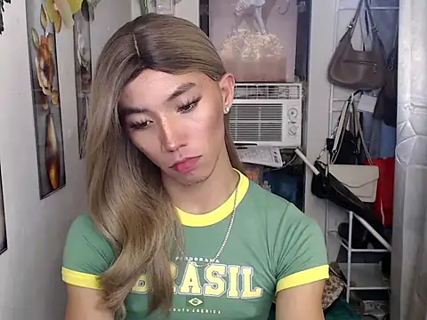 urasianfairyxx online show from July 23, 1:58 am