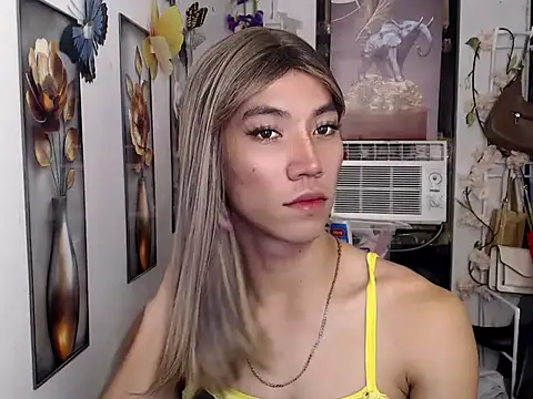 urasianfairyxx online show from July 30, 6:18 pm