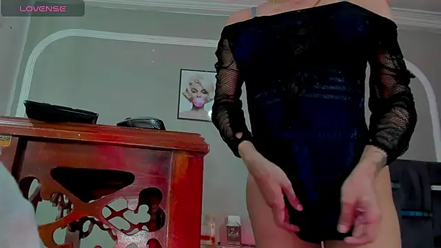 princess tifanny online show from July 17, 4:07 am