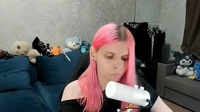 LunaPink69 online show from July 17, 1:33 am